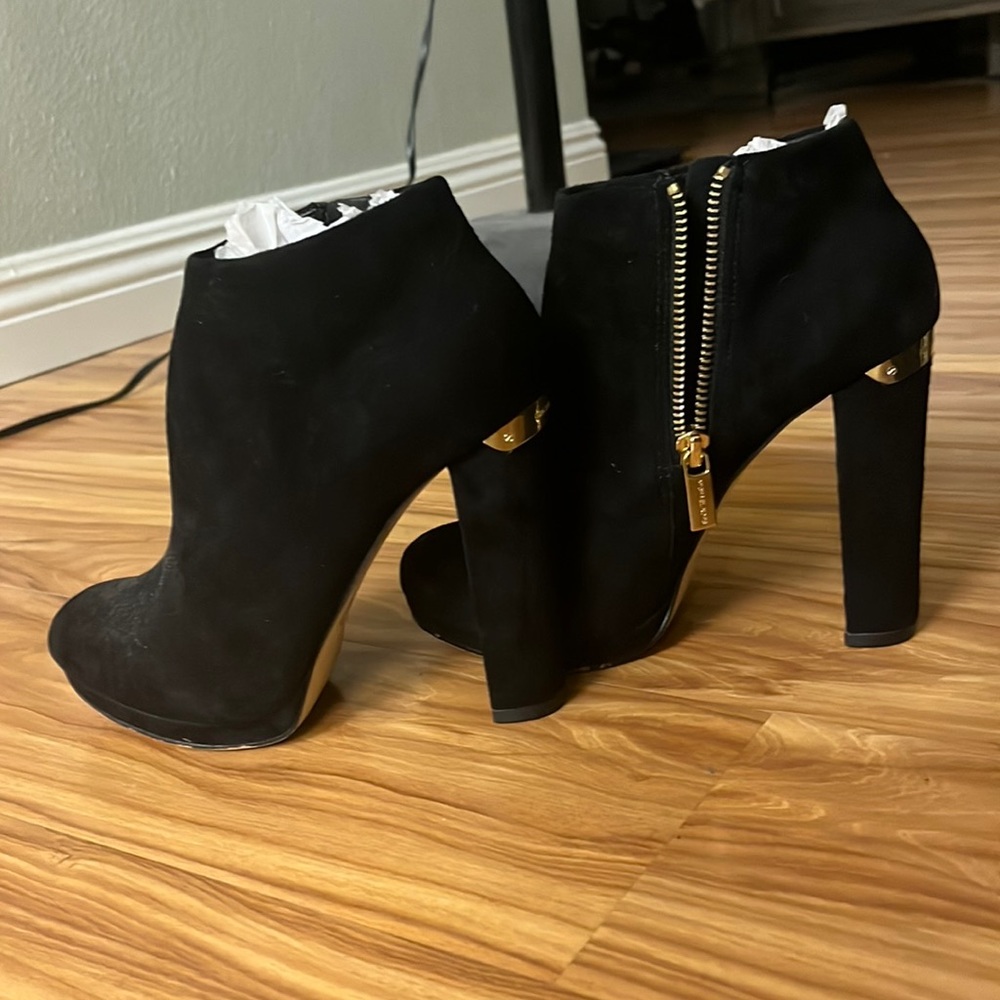 Michael Kors Haven black suede booties Size 5. - Picture 3 of 5